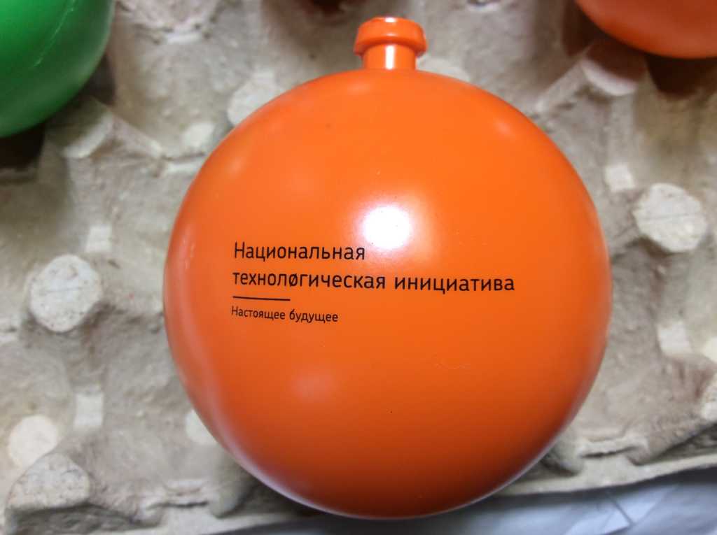 Оранжевые новогодние шары с покраской и нанесением