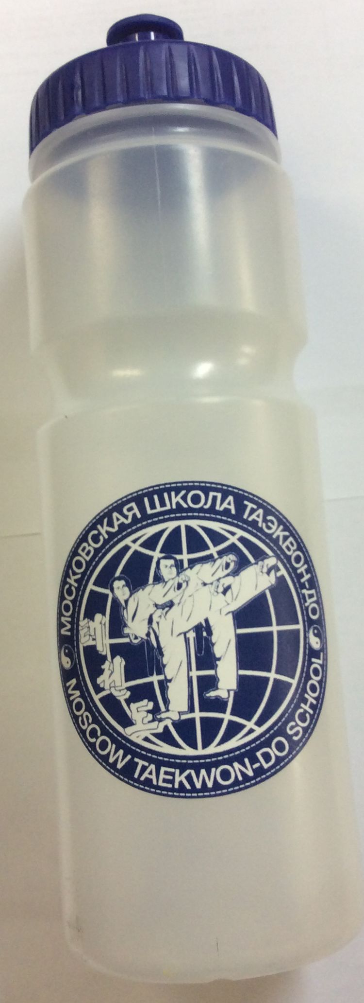 Нанесение логотипа на пластиковые спортивные бутылки.