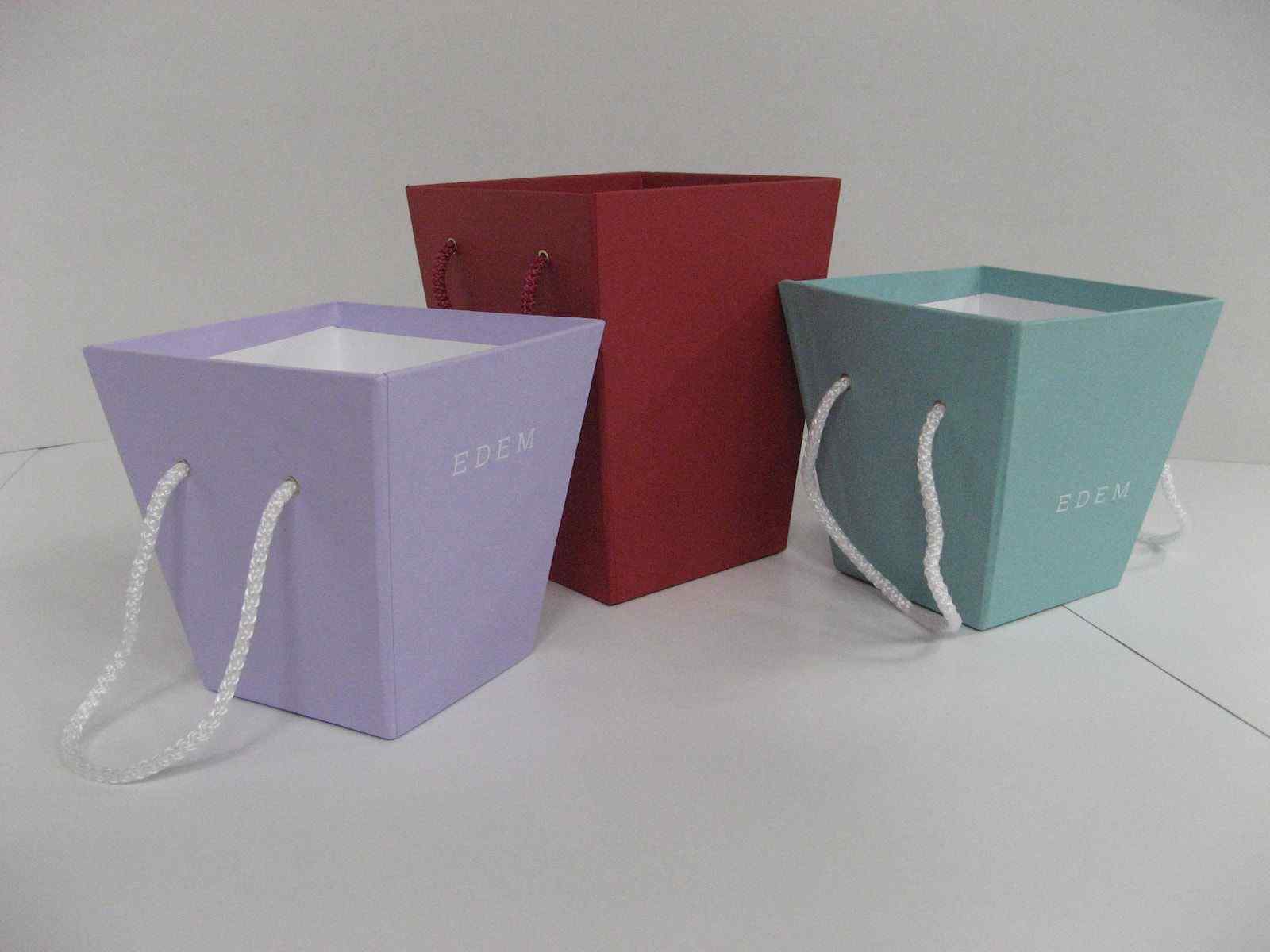 Коробочки из плотного картона на заказ с последующим брендированием