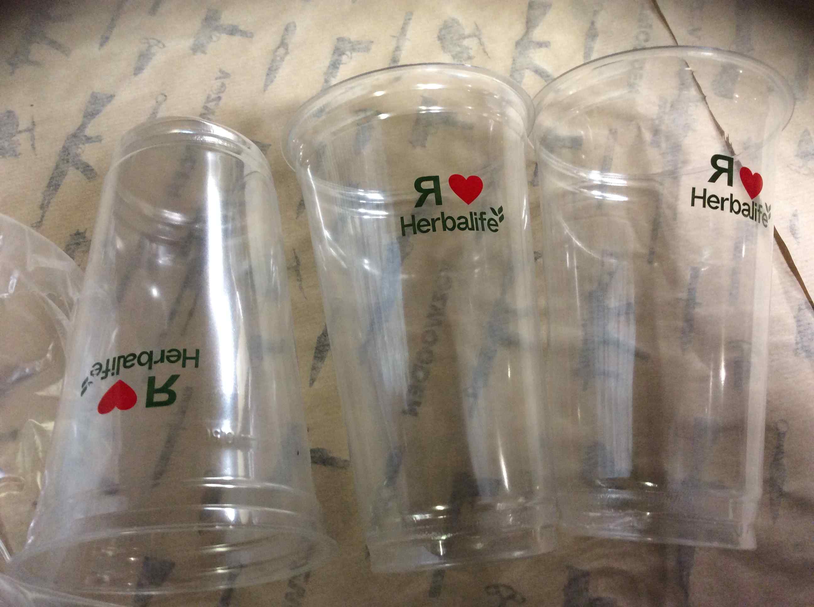Нанесение в 2 цвета логотипа на пивные стаканы