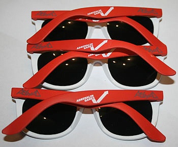 Солнечные очки с нанесением логотипа.