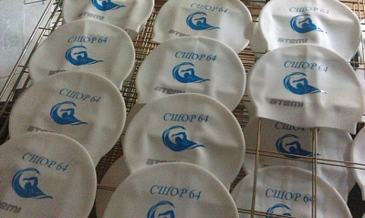 Плавательные силиконовые шапочки для бассейна с нанесением логотипа.