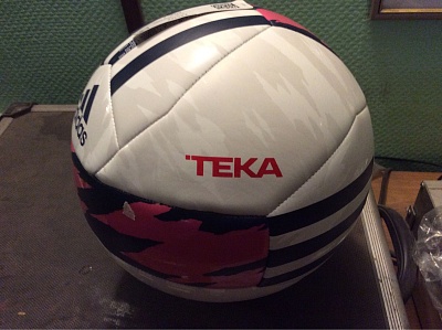 Нанесение на футбольный мяч логотипа заказчика с двух сторон