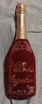 Флокированная бутылка шампанского ко Дню свадьбы.