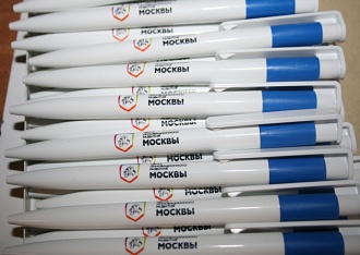 Нанесение на пластиковые ручки в 5 цветов.