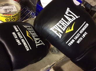 Перчатки для боксера с нанесением логотипа