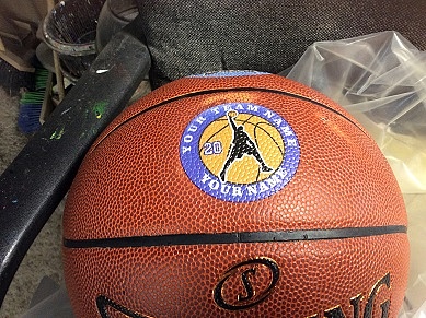 Полноцветный логотипа баскетбольном мяче