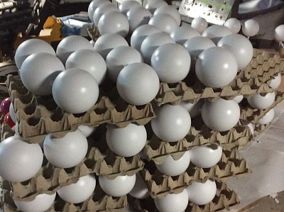 Изготовление белых матовых шаров