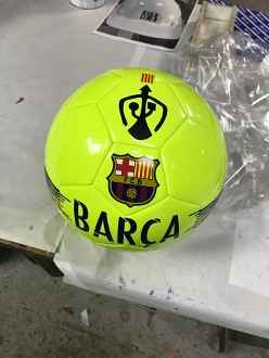 Нанесение логотипа на футбольный мяч по макету заказчика