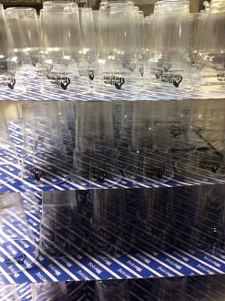 Нанесение логотипа на пластиковые пивные стаканы