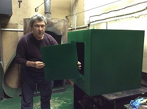 Флокирование сейфа в зеленый цвет.