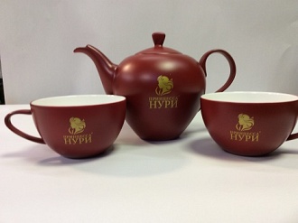 Покраска чайника с чашками и нанесение логотипа