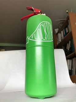 Изготовление подарочного огнетушителя с покраской по Pantone и нанесением логотипа