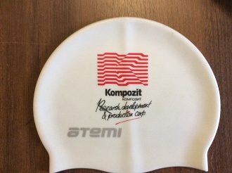 Силиконовые шапочки для бассейна с логотипом. Нанесение печати в два цвета