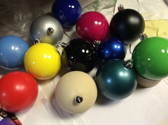 Производство образцов шаров с различной покраской для  новогодней выставки