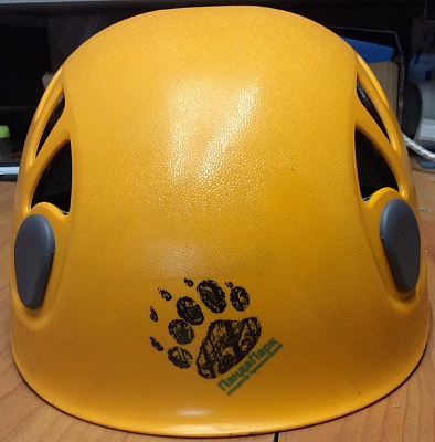 Нанесение логотипа на защитные шлемы.